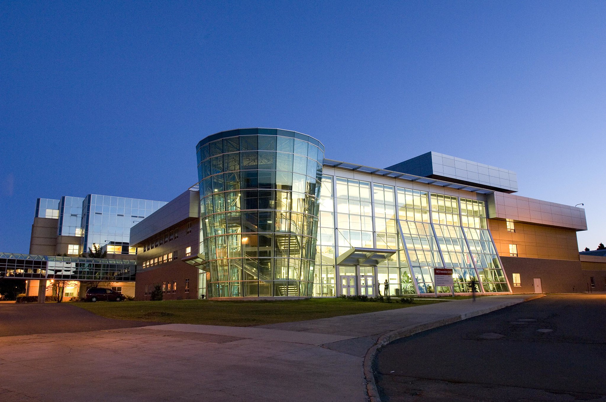 Bruneau Centre campus building