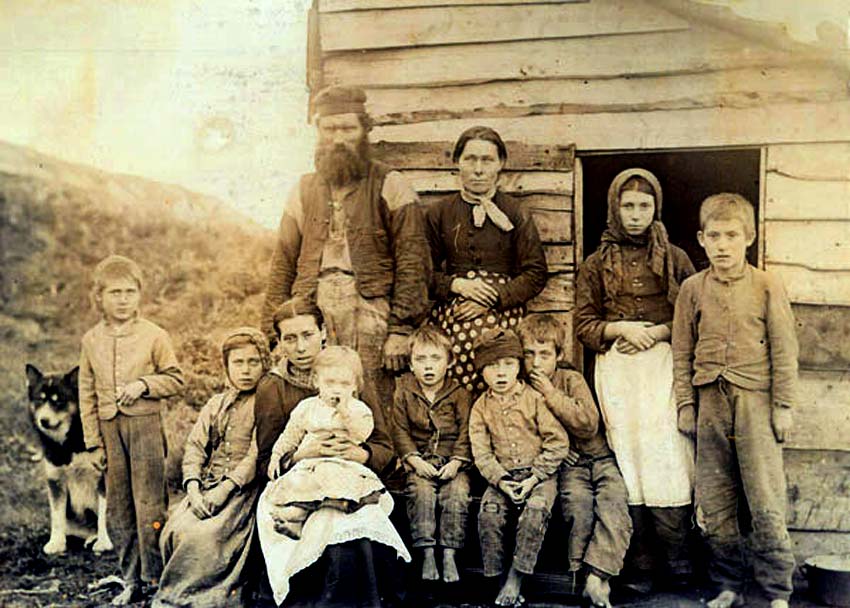 Levis Pardy and Family, 1883