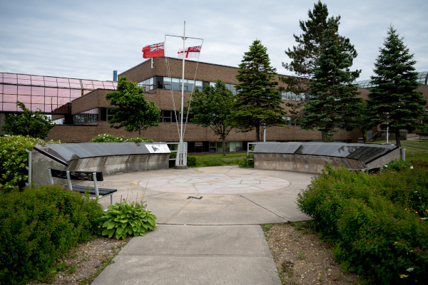 a photo fo the Allied Merchant Navy Memorial located at the Marine Institute